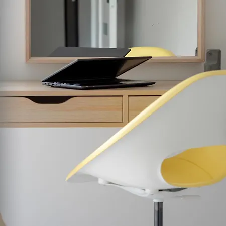 Daire Sea And Stadium In Good Design With Parking & Garden By Rent Like