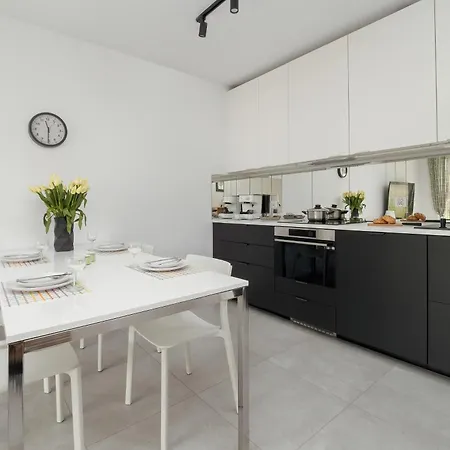 Sea And Stadium In Good Design With Parking & Garden By Rent Like Appartement