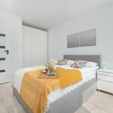 Appartement Sea And Stadium In Good Design With Parking & Garden By Rent Like *