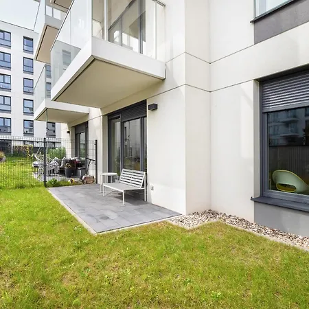 Sea And Stadium In Good Design With Parking & Garden By Renters