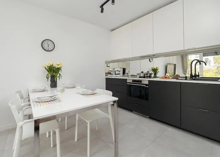 Sea And Stadium In Good Design With Parking & Garden By Rent Like Apartament